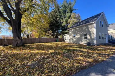 22 Forest Ave