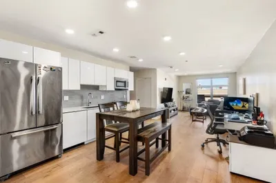 250 Meridian St #507