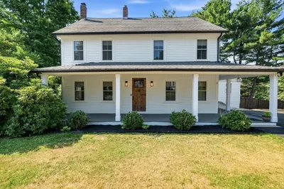 11 Crescent St