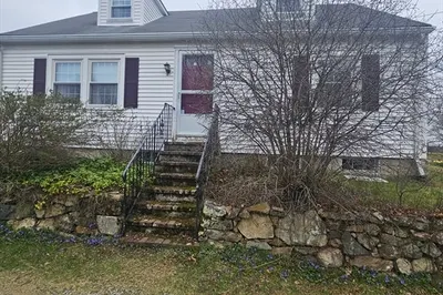 153 Middle Rd 1