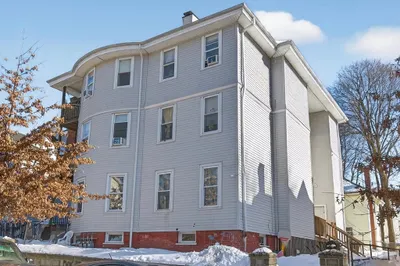19 Woodbine St