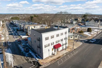 911 N Main Street 1