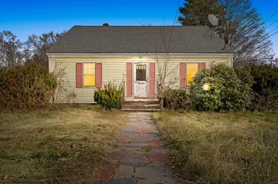210a South Main St 1