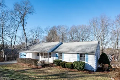 11 Crestview Dr