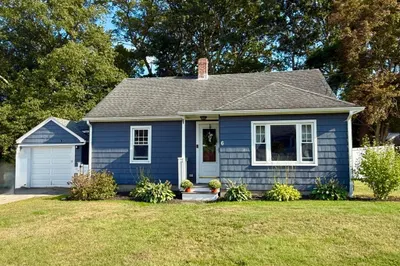6 Lakeside Drive 1