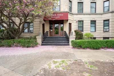 15 Park Dr #5 1
