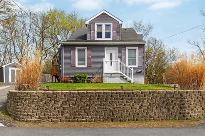 10 Epping St