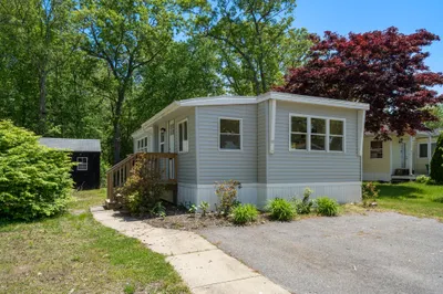 103 Mayflower Ave 1