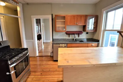 82 Montebello Rd #3
