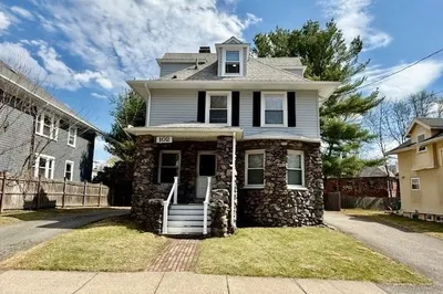 102 Floral Street #2