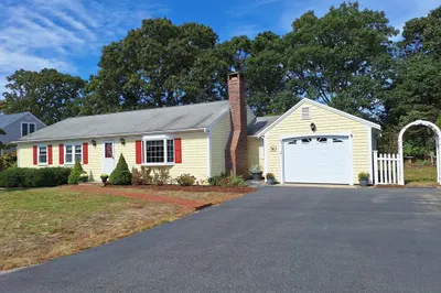 91 Stafford Cir 1