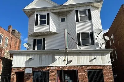 114-116a County St 1