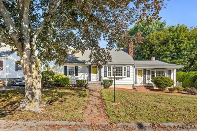 5 Colonial Rd