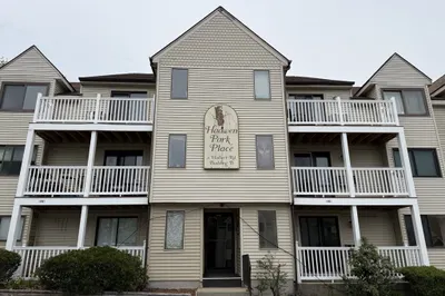 11 Hulbert Rd #13 1