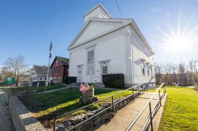 127 Main St