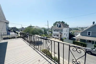 211 Gladstone Street #2