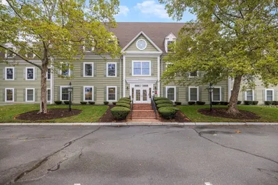 10 Cedar St #25