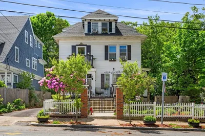 290 Green St 1