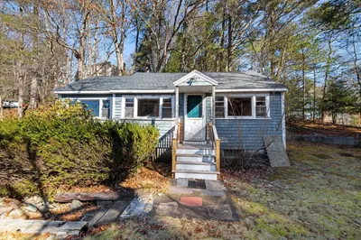 43 Lakeshore Dr
