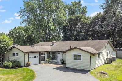 52 Lohnes Rd 1