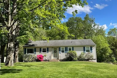 43 Pebble Path Ln