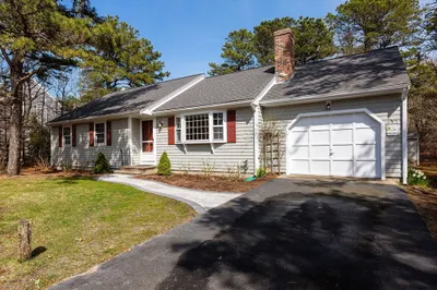 47 Hillside Rd