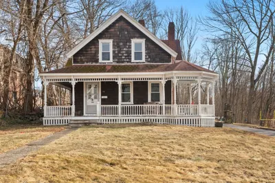 99 Hart St