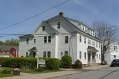 15 B Windsor Ave #15 B