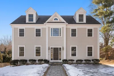 11 Roanoke Rd