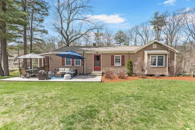 106 Meetinghouse Hill Road 1