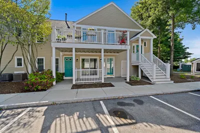 206 Allerton Commons Ln #206 1