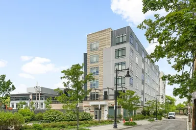 180 Telford St #603