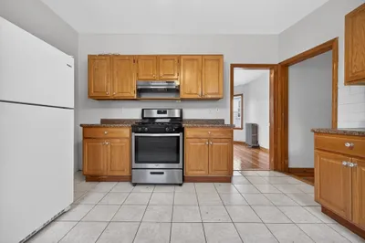 81 Dakota St #3