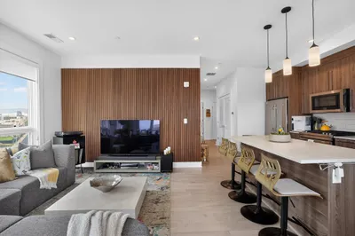 232 Old Colony Ave #405 1