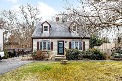 61 Cayuga Ave 1