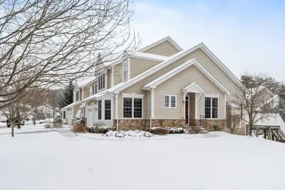 30 Pondside Dr #30