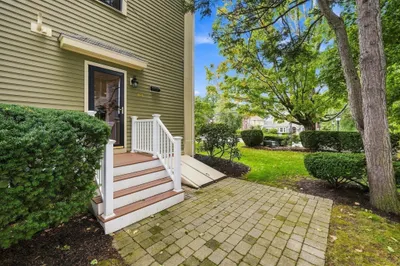 426 Main St #1 1
