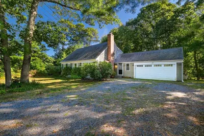 679 N Falmouth 1