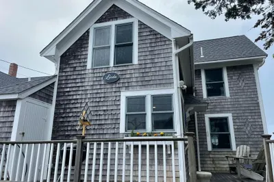 230 Bay Ave(winter Rental) Ave #1 1