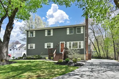 6 Ivy Ln