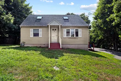 322 Maple St 1