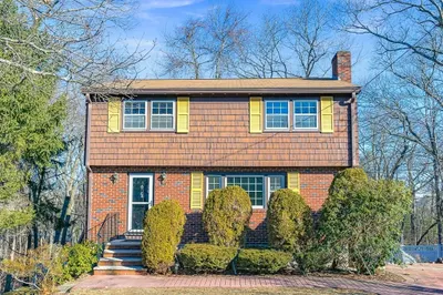 28 Bellevue Ave