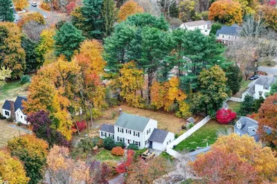 60 Warwick Dr