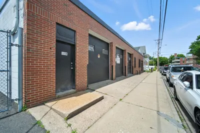 41 N Summer St 1