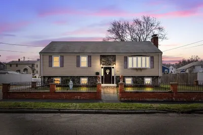 11 Canterbury Dr 1