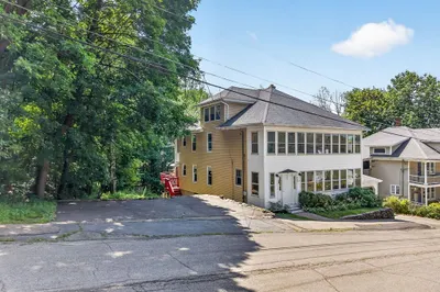 52 Bancroft St
