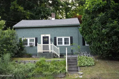 445 N Houghton St 1