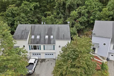 11 Jonathan Circle 1