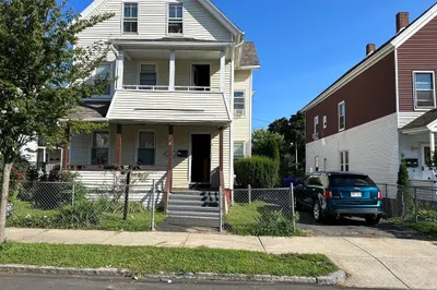 17 Lexington St 1