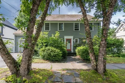 52 Ward Ave 1